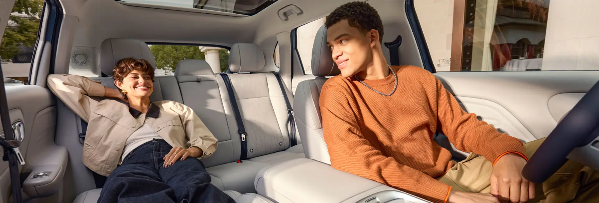 leapmotor-b10-INTERIOR-SPAȚIOS-ȘI-VERSATIL